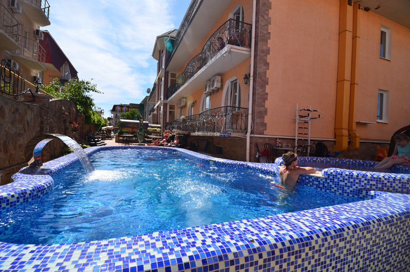 гостиницы в николаевке с бассейном фото